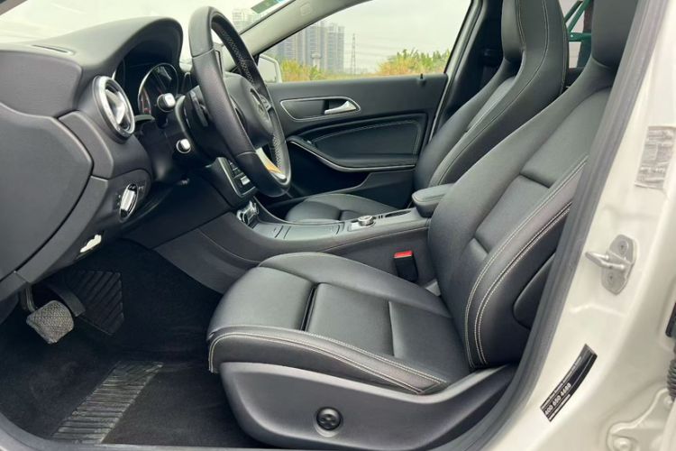 Used Mercedes-Benz GLA 2018 GLA 200 Sport Edition Interior 2