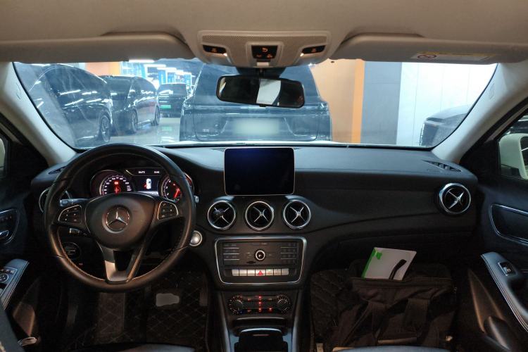 Used Mercedes-Benz GLA 2018 GLA 200 Fashion Model Interior 2