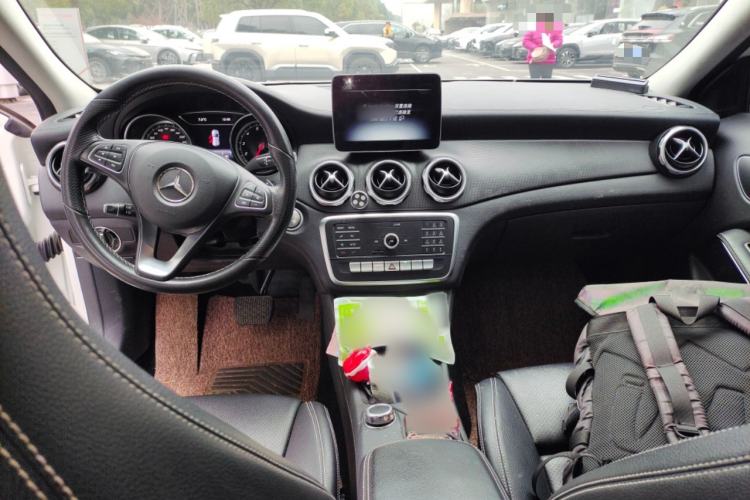 Used Mercedes-Benz GLA 2018 GLA 200 Fashion Model Interior 2
