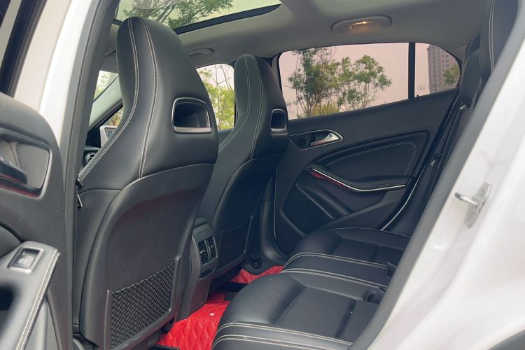 Used Mercedes-Benz GLA 2018 GLA 200 Sport Edition Interior 2