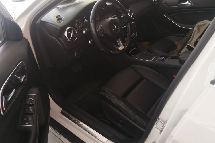 Used Mercedes-Benz GLA 2018 GLA 200 Sport Edition Interior 3