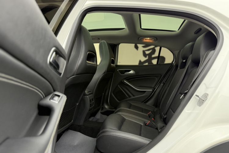 Used Mercedes-Benz GLA 2018 GLA 200 Sport Edition Interior 3