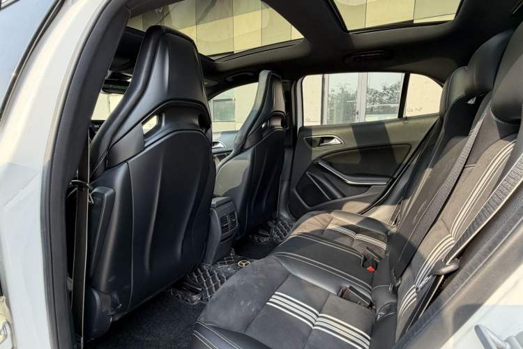 Used Mercedes-Benz GLA 2018 GLA 200 Polar Limited Edition Interior 3
