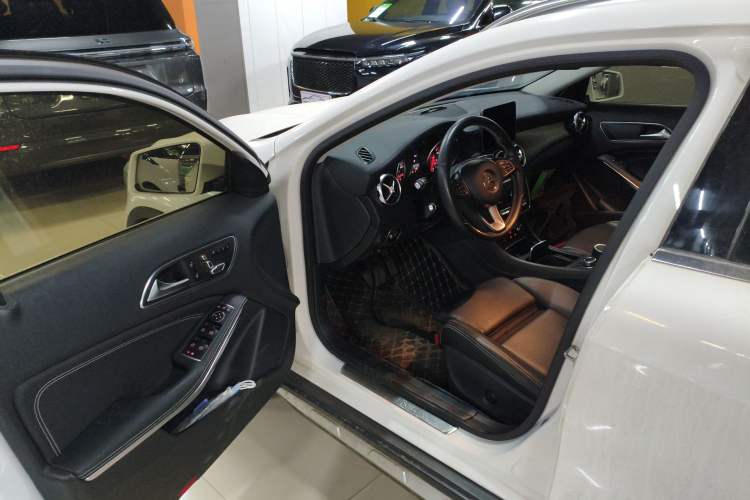 Used Mercedes-Benz GLA 2018 GLA 200 Fashion Model Interior 3