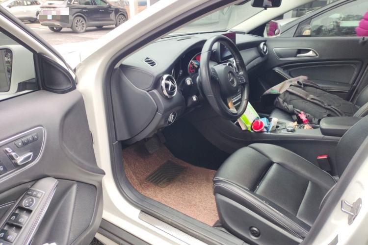 Used Mercedes-Benz GLA 2018 GLA 200 Fashion Model Interior 3