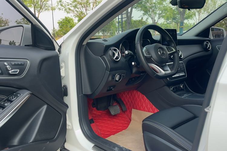 Used Mercedes-Benz GLA 2018 GLA 200 Sport Edition Interior 3