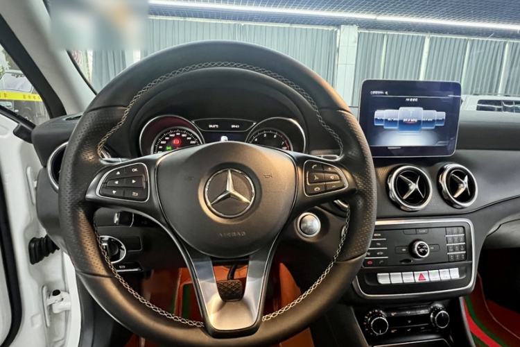 Used Mercedes-Benz GLA 2018 GLA 200 Fashion Model Interior 3