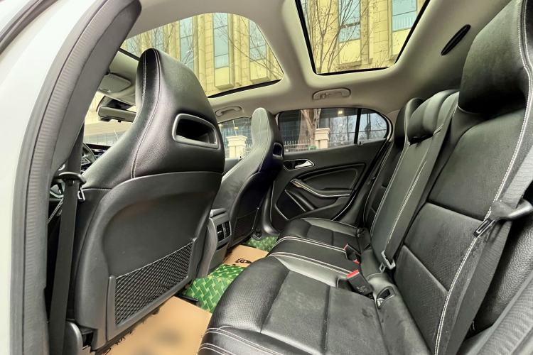 Used Mercedes-Benz GLA 2018 GLA 200 Sport Edition Interior 3