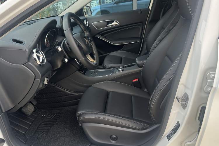 Used Mercedes-Benz GLA 2018 GLA 220 4MATIC Sport Edition Interior 3