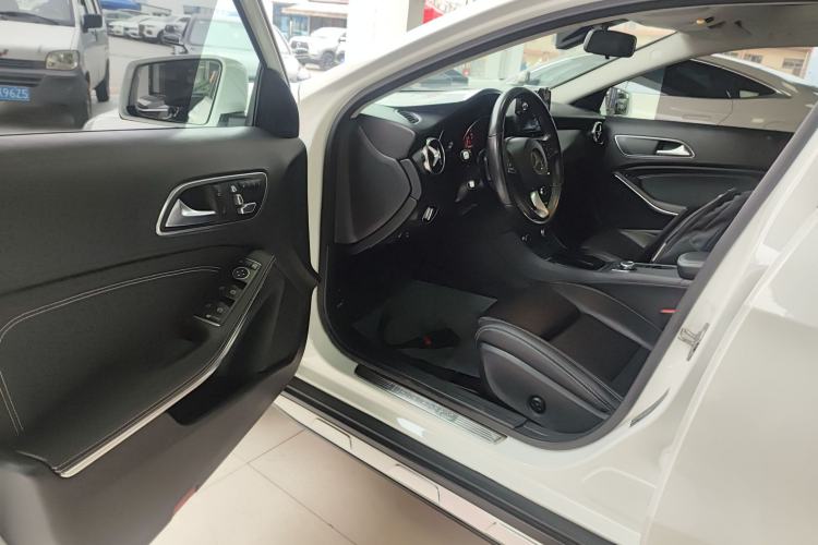 Used Mercedes-Benz GLA 2018 GLA 200 Sport Edition Interior 3