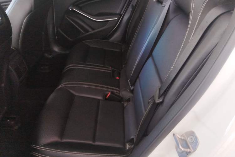 Used Mercedes-Benz GLA 2018 GLA 200 Sport Edition Interior 4