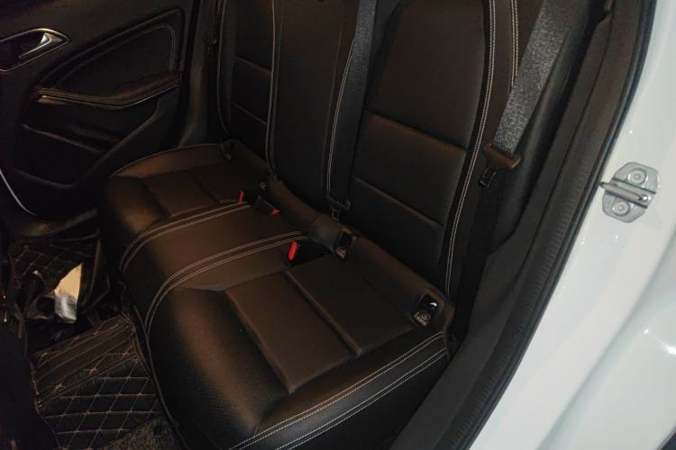 Used Mercedes-Benz GLA 2018 GLA 200 Sport Edition Interior 4