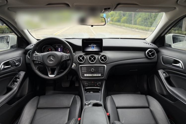 Used Mercedes-Benz GLA 2018 GLA 200 Fashion Model Interior 4