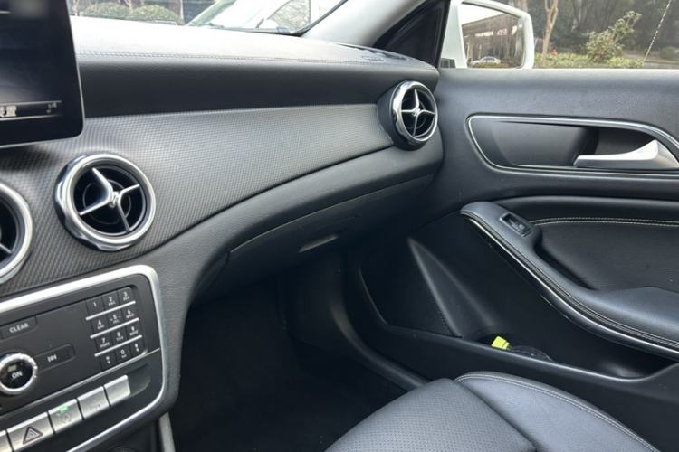 Used Mercedes-Benz GLA 2018 GLA 200 Fashion Model Interior 4