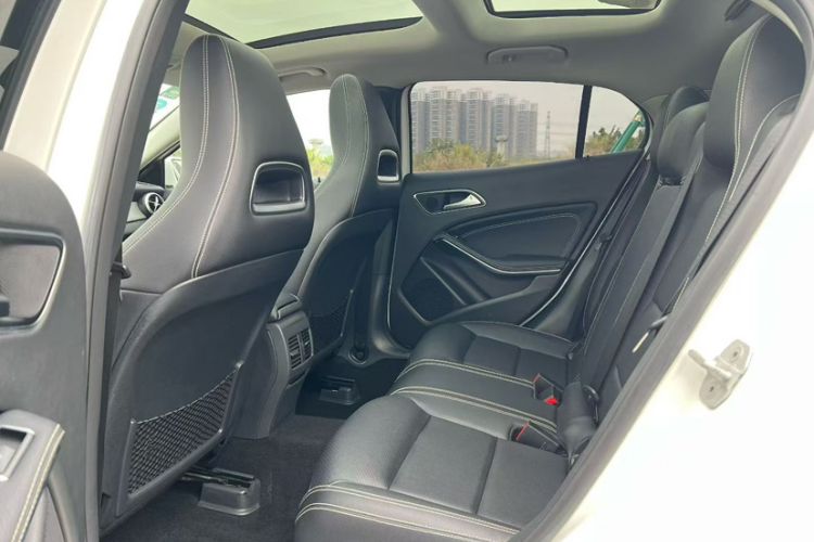 Used Mercedes-Benz GLA 2018 GLA 200 Sport Edition Interior 4
