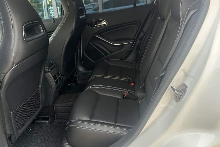 Used Mercedes-Benz GLA 2018 GLA 220 4MATIC Sport Edition Interior 4