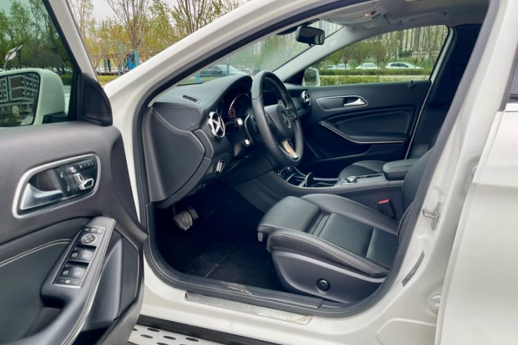 Used Mercedes-Benz GLA 2018 GLA 200 Fashion Model Interior 5