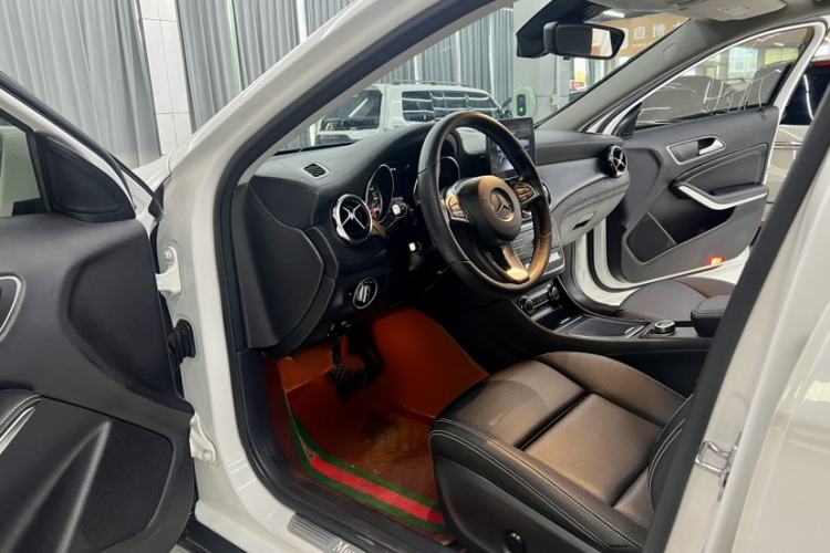 Used Mercedes-Benz GLA 2018 GLA 200 Fashion Model Interior 5