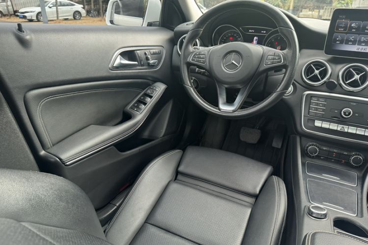 Used Mercedes-Benz GLA 2018 GLA 200 Fashion Model Interior 7