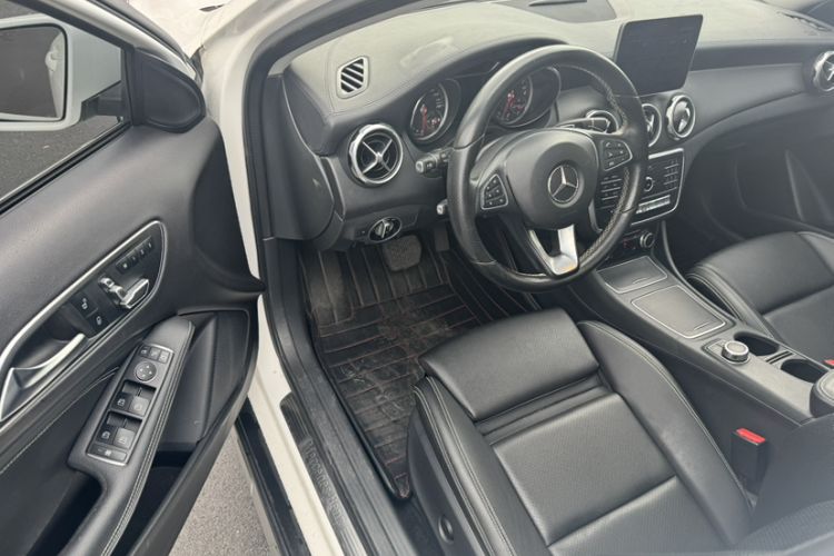 Used Mercedes-Benz GLA 2018 GLA 200 Fashion Model Interior 8