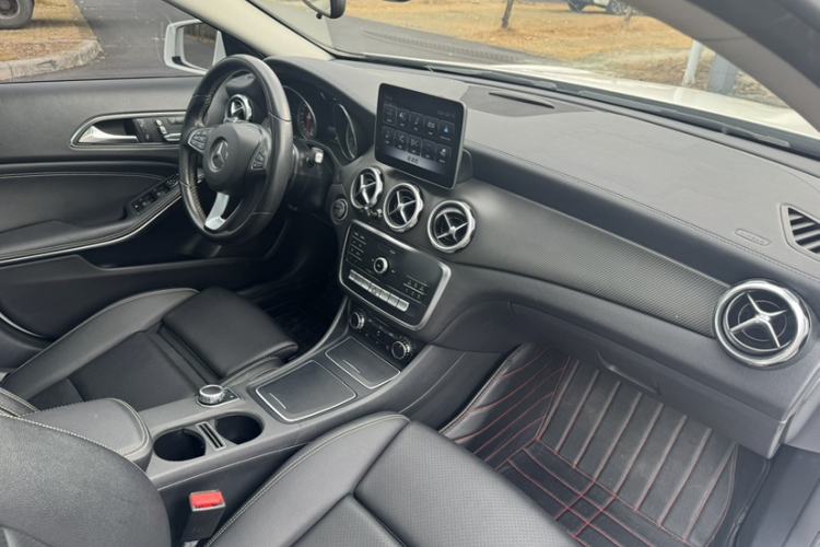 Used Mercedes-Benz GLA 2018 GLA 200 Fashion Model Interior 9