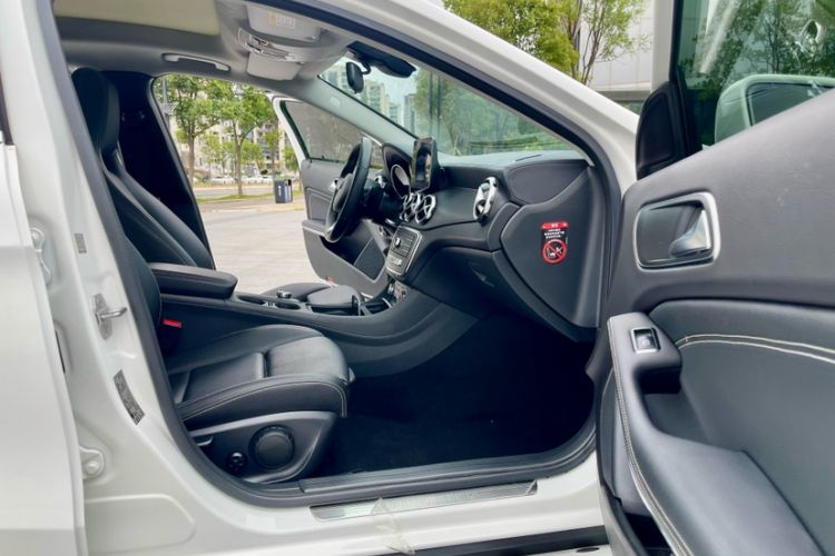 Used Mercedes-Benz GLA 2018 GLA 200 Fashion Model Interior 9