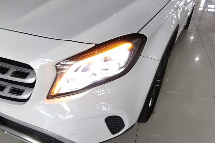 Used Mercedes-Benz GLA 2018 GLA 200 Fashion Model Left Front Headlight