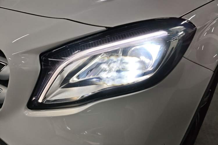 Used Mercedes-Benz GLA 2018 GLA 200 Fashion Model Left Front Headlight