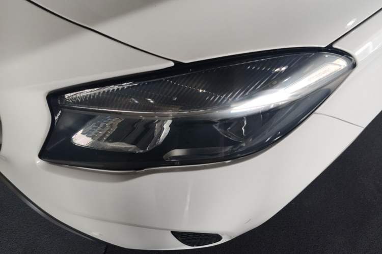 Used Mercedes-Benz GLA 2018 GLA 200 Sport Edition Left Front Headlight