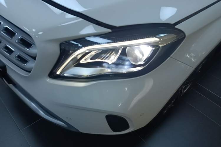 Used Mercedes-Benz GLA 2018 GLA 200 Fashion Model Left Front Headlight