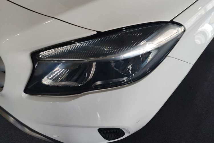 Used Mercedes-Benz GLA 2018 GLA 200 Sport Edition Left Front Headlight