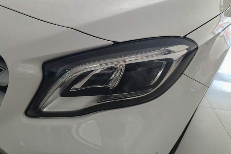 Used Mercedes-Benz GLA 2018 GLA 200 Fashion Model Left Front Headlight
