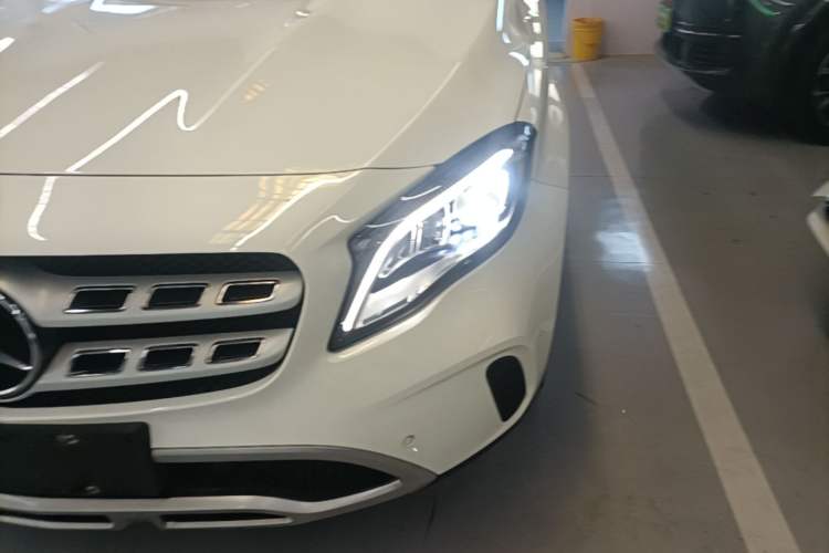 Used Mercedes-Benz GLA 2018 GLA 200 Fashion Model Left Front Headlight