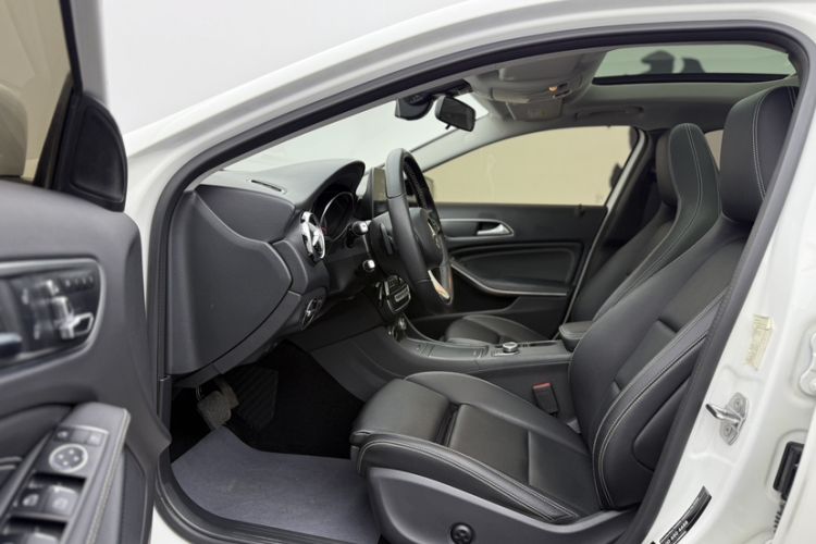 Used Mercedes-Benz GLA 2018 GLA 200 Sport Edition Left Front Seat