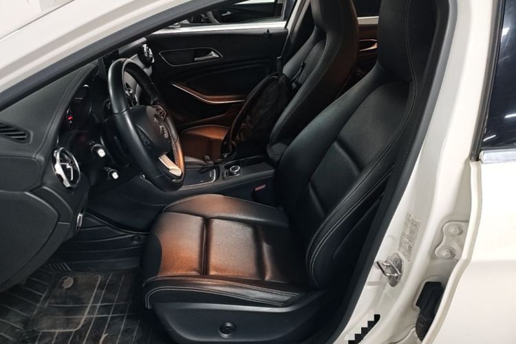 Used Mercedes-Benz GLA 2018 GLA 200 Fashion Model Left Front Seat