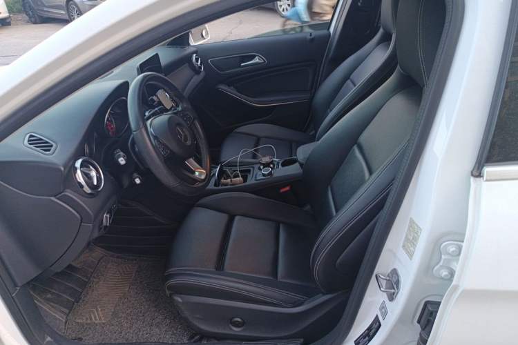 Used Mercedes-Benz GLA 2018 GLA 200 Sport Edition Left Front Seat