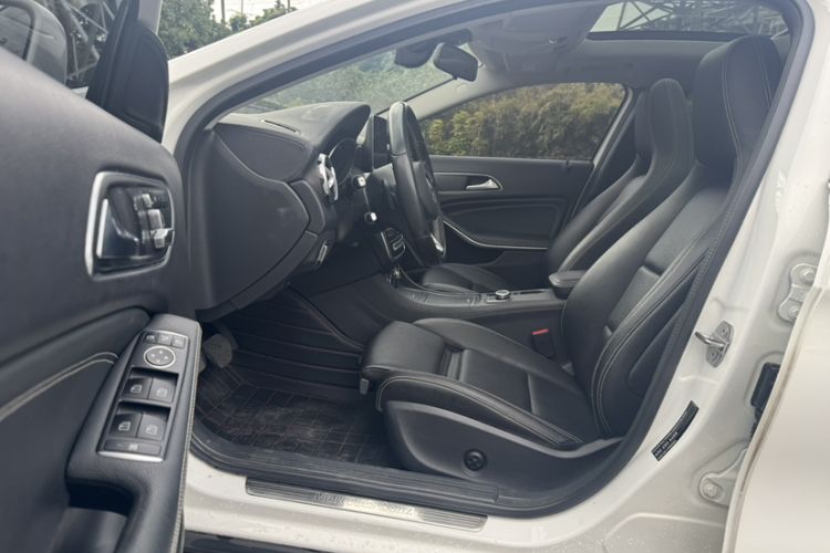 Used Mercedes-Benz GLA 2018 GLA 200 Fashion Model Left Front Seat