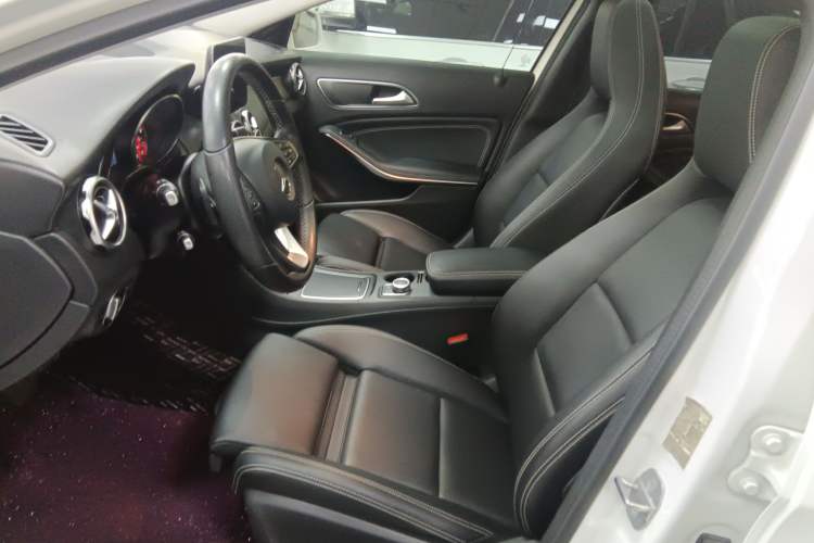 Used Mercedes-Benz GLA 2018 GLA 200 Sport Edition Left Front Seat