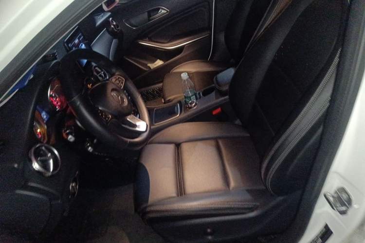 Used Mercedes-Benz GLA 2018 GLA 200 Sport Edition Left Front Seat