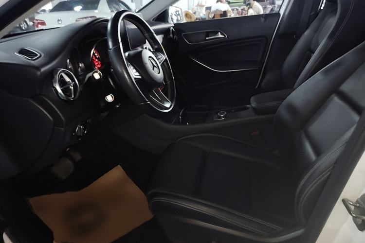 Used Mercedes-Benz GLA 2018 GLA 200 Sport Edition Left Front Seat