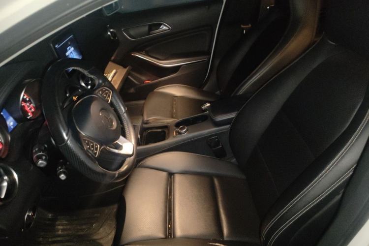 Used Mercedes-Benz GLA 2018 GLA 200 Fashion Model Left Front Seat