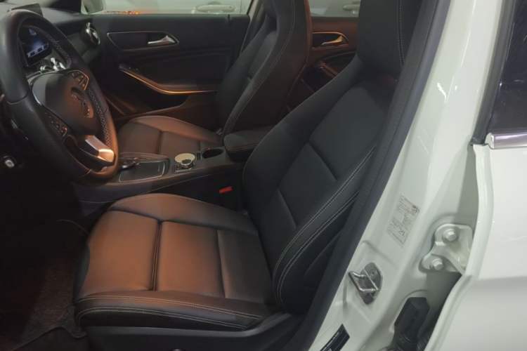Used Mercedes-Benz GLA 2018 GLA 200 Sport Edition Left Front Seat
