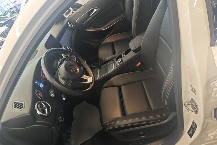 Used Mercedes-Benz GLA 2018 GLA 200 Sport Edition Left Front Seat
