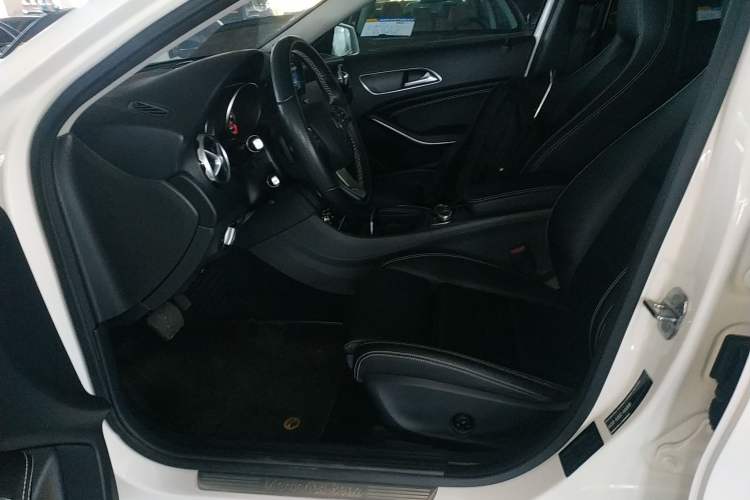 Used Mercedes-Benz GLA 2018 GLA 200 Sport Edition Left Front Seat