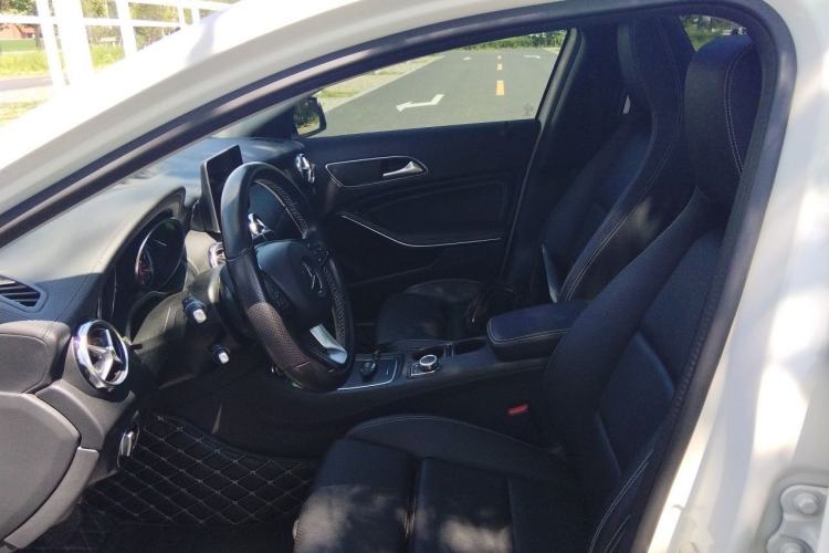Used Mercedes-Benz GLA 2018 GLA 220 4MATIC Sport Edition Left Front Seat