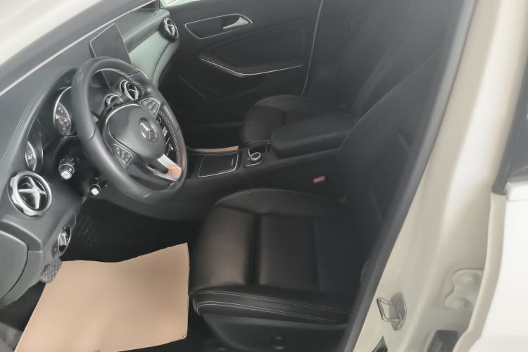 Used Mercedes-Benz GLA 2018 GLA 200 Fashion Model Left Front Seat