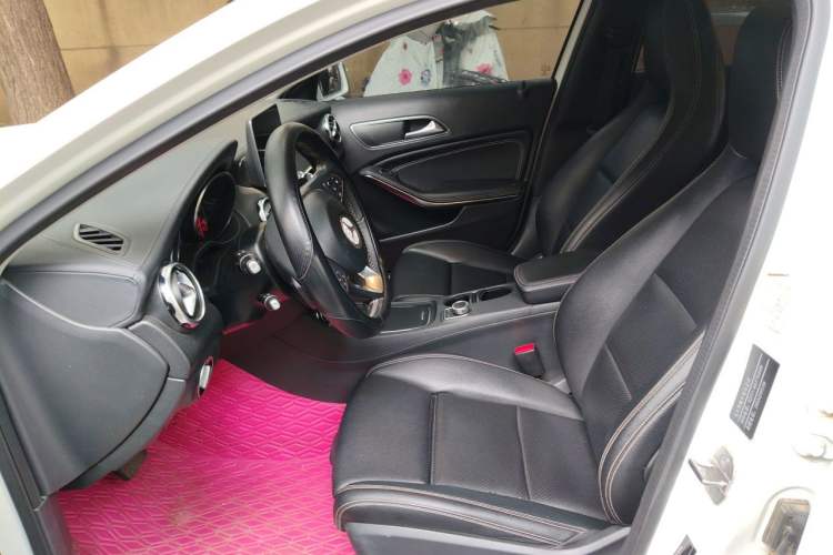 Used Mercedes-Benz GLA 2018 GLA 200 Fashion Model Left Front Seat