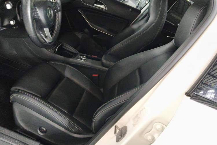 Used Mercedes-Benz GLA 2018 GLA 220 4MATIC Sport Edition Left Front Seat
