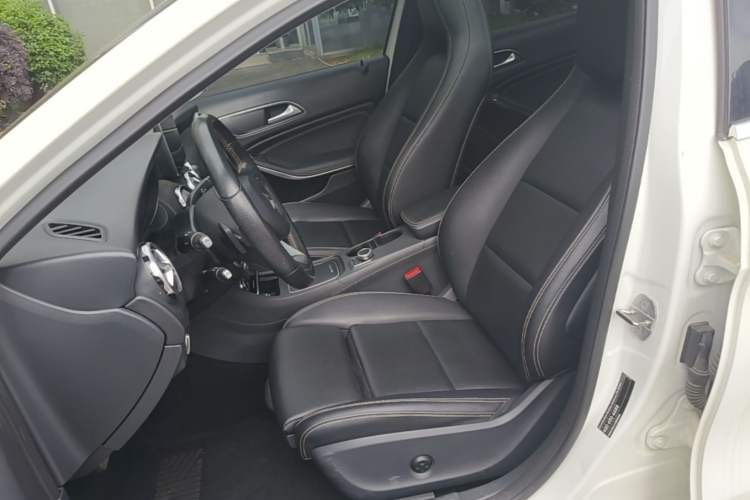 Used Mercedes-Benz GLA 2018 GLA 200 Sport Edition Left Front Seat