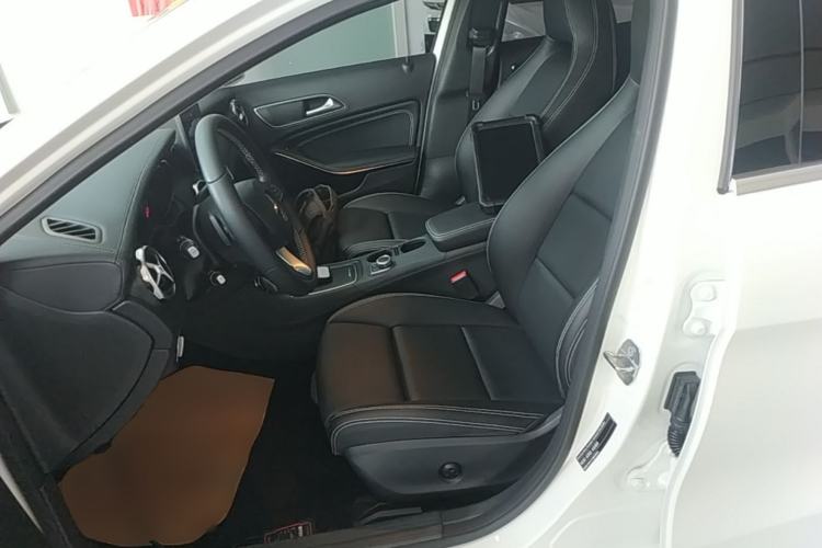 Used Mercedes-Benz GLA 2018 GLA 200 Fashion Model Left Front Seat
